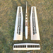 Laden Sie das Bild in den Galerie-Viewer, „Amigo XL RC Segelflugzeug – Bausatz aus Holz mit 2800 mm Spannweite (Best.-Nr. 4230)“
„RC glider Amigo XL – 2800mm wingspan wooden sailplane kit by aero-naut“
„Balsa RC Segler Amigo XL für Thermikflüge – ideal für erfahrene Modellbauer“
„Classic retro RC glider – Amigo XL kit with large wingspan“