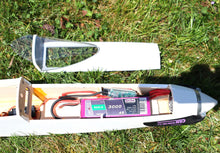 Laden Sie das Bild in den Galerie-Viewer, „Amigo XL RC Segelflugzeug – Bausatz aus Holz mit 2800 mm Spannweite (Best.-Nr. 4230)“
„RC glider Amigo XL – 2800mm wingspan wooden sailplane kit by aero-naut“
„Balsa RC Segler Amigo XL für Thermikflüge – ideal für erfahrene Modellbauer“
„Classic retro RC glider – Amigo XL kit with large wingspan“