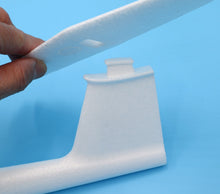 Laden Sie das Bild in den Galerie-Viewer, Mini Discus 2c Wurfgleiter Best.-Nr. 4216 – hochwertiger und stabiler Wurfgleiter für Anfänger und Fortgeschrittene. Perfekt für den Einstieg in den Modellflug, leicht zu werfen und gut steuerbar. Ideal für Freizeitspaß im Freien, bietet eine hervorragende Flugperformance und lange Flugzeiten. Kompakte Größe, robustes Design und einfaches Handling machen den Mini Discus 2c zum perfekten Modellflugzeug für Einsteiger und Modellflugbegeisterte. Perfekt für Kinder, Jugendliche und Erwachsene, die den Flugspaß