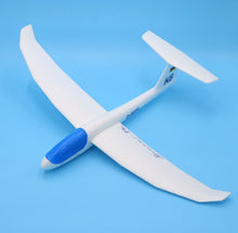 Laden Sie das Bild in den Galerie-Viewer, Mini Discus 2c Wurfgleiter Best.-Nr. 4216 – hochwertiger und stabiler Wurfgleiter für Anfänger und Fortgeschrittene. Perfekt für den Einstieg in den Modellflug, leicht zu werfen und gut steuerbar. Ideal für Freizeitspaß im Freien, bietet eine hervorragende Flugperformance und lange Flugzeiten. Kompakte Größe, robustes Design und einfaches Handling machen den Mini Discus 2c zum perfekten Modellflugzeug für Einsteiger und Modellflugbegeisterte. Perfekt für Kinder, Jugendliche und Erwachsene, die den Flugspaß