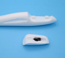 Laden Sie das Bild in den Galerie-Viewer, Mini Discus 2c Wurfgleiter Best.-Nr. 4216 – hochwertiger und stabiler Wurfgleiter für Anfänger und Fortgeschrittene. Perfekt für den Einstieg in den Modellflug, leicht zu werfen und gut steuerbar. Ideal für Freizeitspaß im Freien, bietet eine hervorragende Flugperformance und lange Flugzeiten. Kompakte Größe, robustes Design und einfaches Handling machen den Mini Discus 2c zum perfekten Modellflugzeug für Einsteiger und Modellflugbegeisterte. Perfekt für Kinder, Jugendliche und Erwachsene, die den Flugspaß