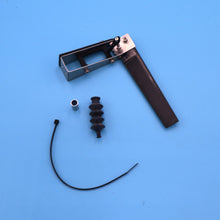 Laden Sie das Bild in den Galerie-Viewer, Tiburón Rennboot (Baukastenversion), Best.-Nr. 2145. Detaillierter Bausatz für ein leistungsstarkes RC-Modellboot. Jetzt online bestellen und dein Traumboot bauen! Hochwertiger Bausatz für ein schnelles Rennboot
Detailliertes Design für beste Performance auf dem Wasser
Individueller Aufbau für maximale Kreativität