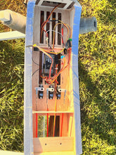 Laden Sie das Bild in den Galerie-Viewer, P-51D Mustang Balsabausatz Best.-Nr. 6275 – Detaillierter Modellbausatz der legendären P-51D Mustang im Maßstab für Modellflug-Enthusiasten. Mit einer beeindruckenden Spannweite von 1650 mm bietet dieser Bausatz ein authentisches Flugerlebnis und präzise Nachbildungen des Original-Flugzeugs. Ideal für erfahrene Modellbauer, die eine Herausforderung suchen. Hochwertiger Balsabausatz, der Stabilität und Flugspaß vereint. Perfekt für RC-Flugzeugliebhaber und Sammler. Tolle Flugperformance und einfache Anpassun