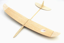 Laden Sie das Bild in den Galerie-Viewer, Quicker Balsawurfgleiter 600mm Spannweite (1 Stk.) Best.-Nr.4036 Graupner Modellbau Balsawurfgleiter
Balsagleiter
Wurfgleiter
Segelflugmodell
Freiflugmodell
Holzflugzeug
Modellflugzeug
Bausatz Flugzeug
Technische Details:
600mm Spannweite
leichtes Holzflugzeug
handgeworfenes Segelflugzeug
aerodynamischer Gleiter
Wurfmodell
Zielgruppe & Anwendung:
Modellbau
Einsteiger Modellflug
Kinder Flugzeugspielzeug
Lernspielzeug Flugzeug
Outdoor-Spielzeug
Bastelspaß Flugzeug
Material & Eigenschaften