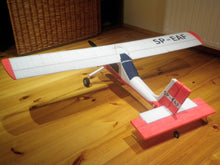 Laden Sie das Bild in den Galerie-Viewer, PZL-104 Wilga EPP, PZL Wilga RC model, EPP Schaumwabenflugzeug, EPP foam RC plane, Wilga Modellflugzeug, Wilga RC airplane, STOL Modellflugzeug, STOL RC plane, Buschflugzeug Modell, bush plane model, EPP Flugmodell, EPP foam flying model, RC Flugzeug Bausatz, RC plane kit, Schleppflugzeug Modell, tow plane model, Polnisches Flugzeug Modell, Polish aircraft model, Slowflyer EPP, slow flyer foam plane, Parkflyer Wilga, park flyer model plane, Modellbau Flugzeug EPP, foam model airplane, robustes Schaummodell,
