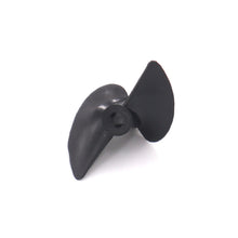 Load image into Gallery viewer, Carbon-Hydro-Propeller &quot;K-Serie&quot; 45mm, rechts für DD 1/4&quot; Best.-Nr. 2317.45L Ideal geeignet für Bootsantriebe, oft verwendet in der Marine-Technologie, ein weit verbreiteter High-Perfomance-Schiffspropeller, Der Carbon-Hydro-Propeller der K-Serie ist perfekt für Hochleistungs-Motorboote geeignet. Wählen Sie zwischen linksdrehenden und rechtsdrehenden Optionen für maximale Effizienz.
von SG Modellbau Stefan Graupner 
